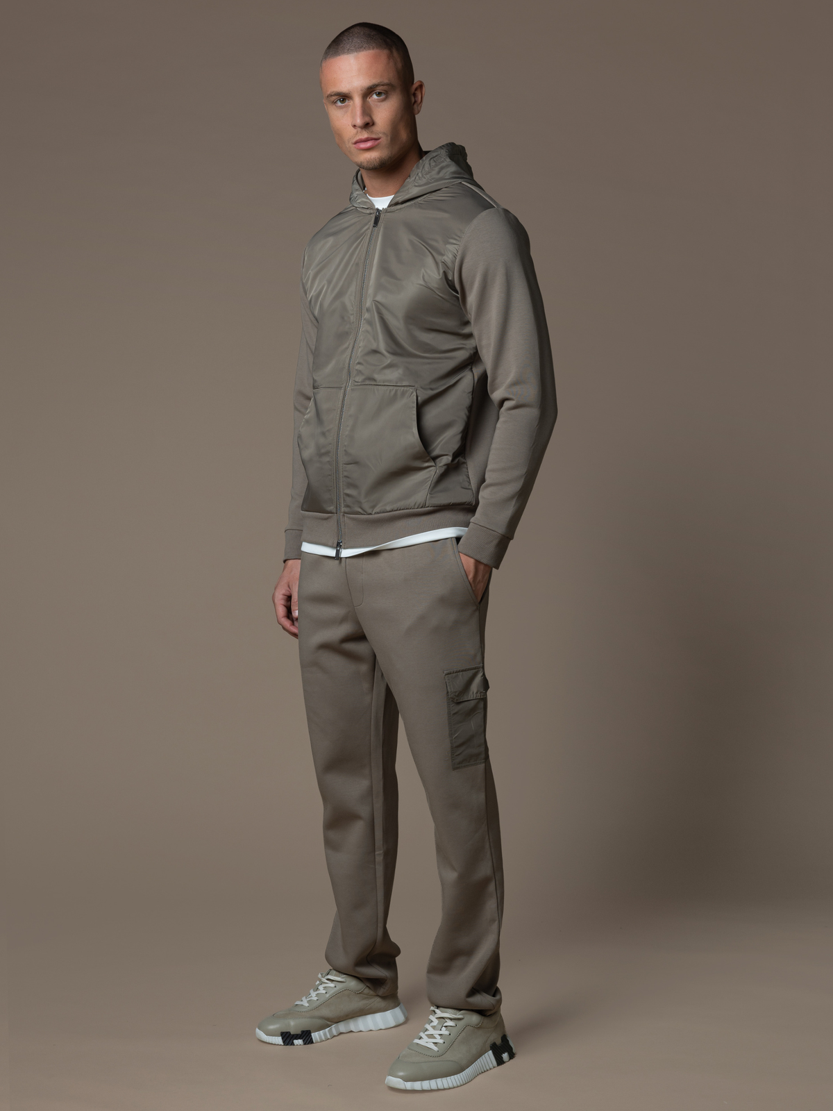 Hybrid Flow Windbreaker - Taupe