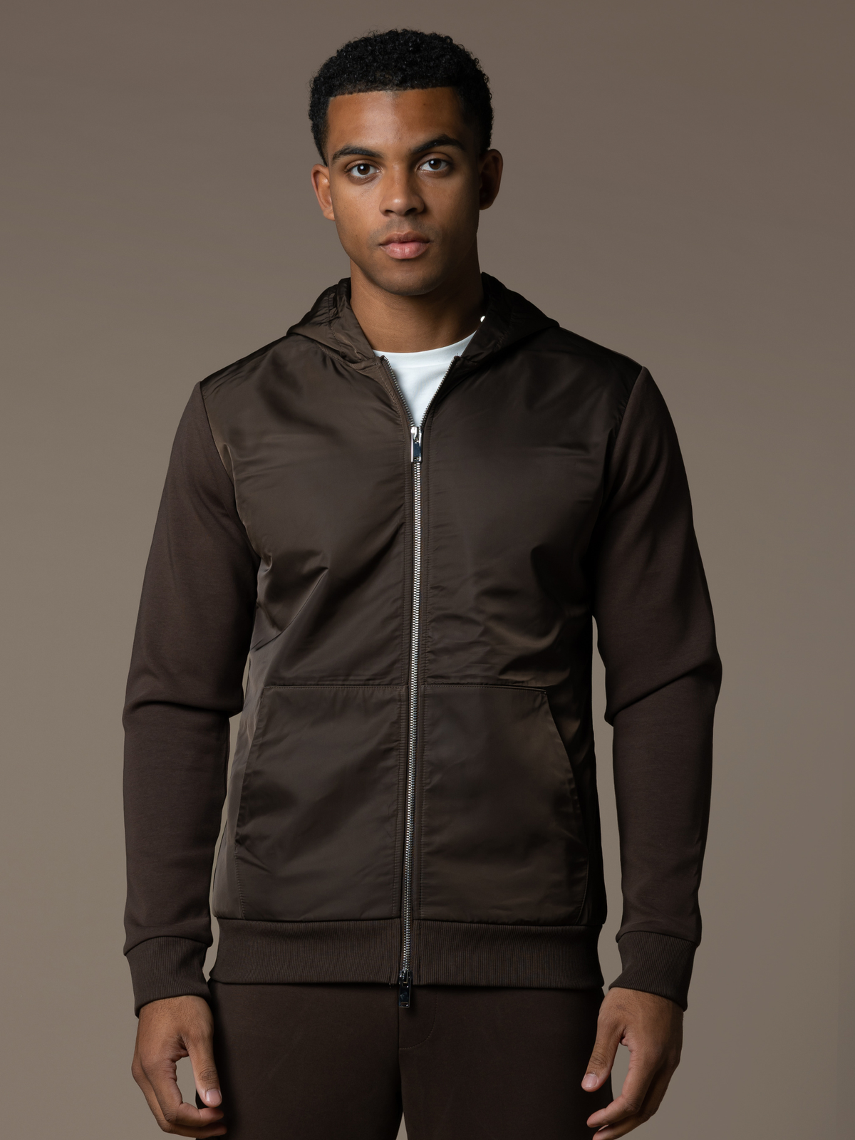 Hybrid Flow Windbreaker - Brown