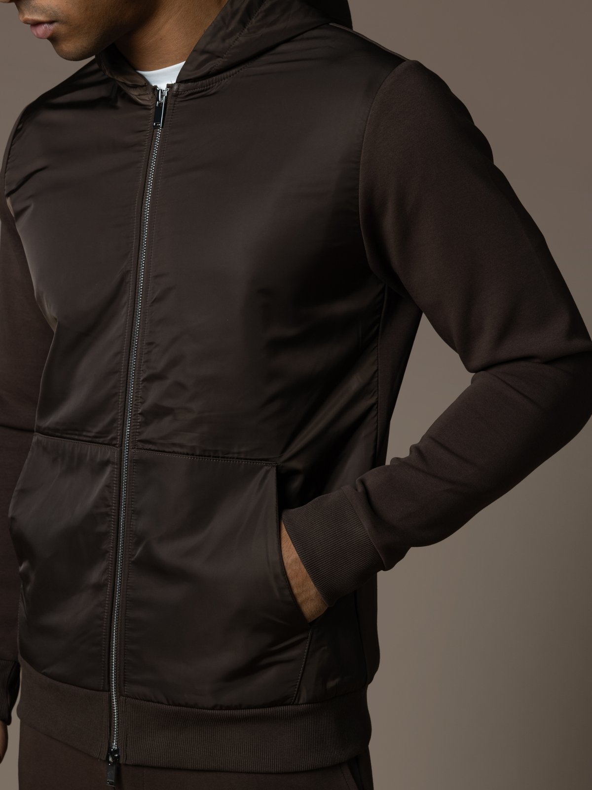 Hybrid Flow Windbreaker - Brown