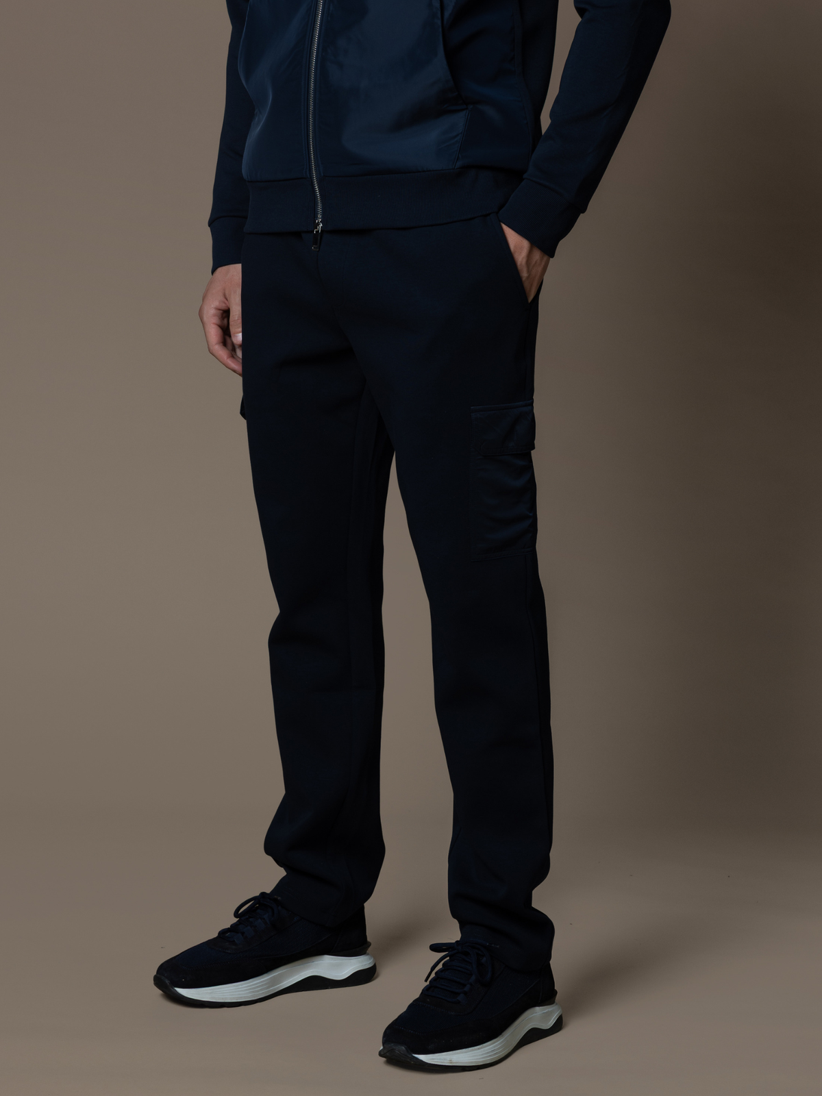 Hybrid Flow Cargo Jogger - Navy