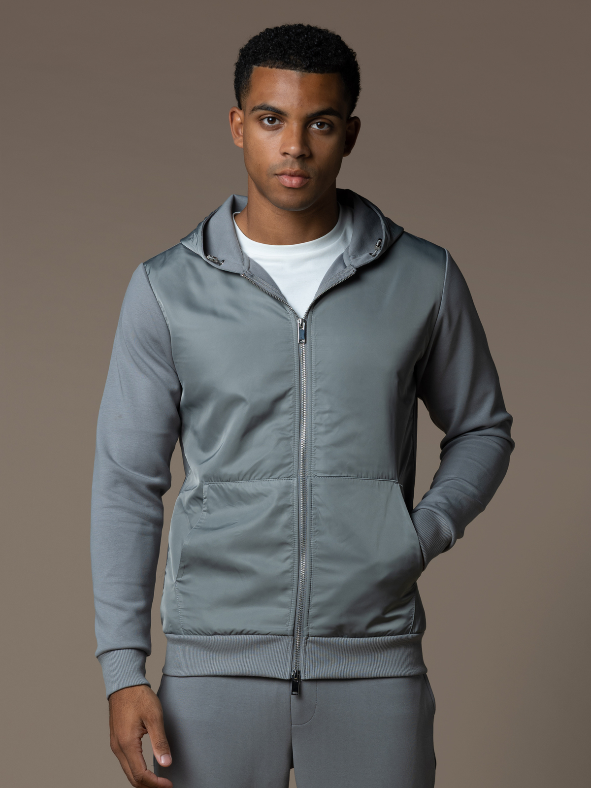 Hybrid Flow Windbreaker - Grey