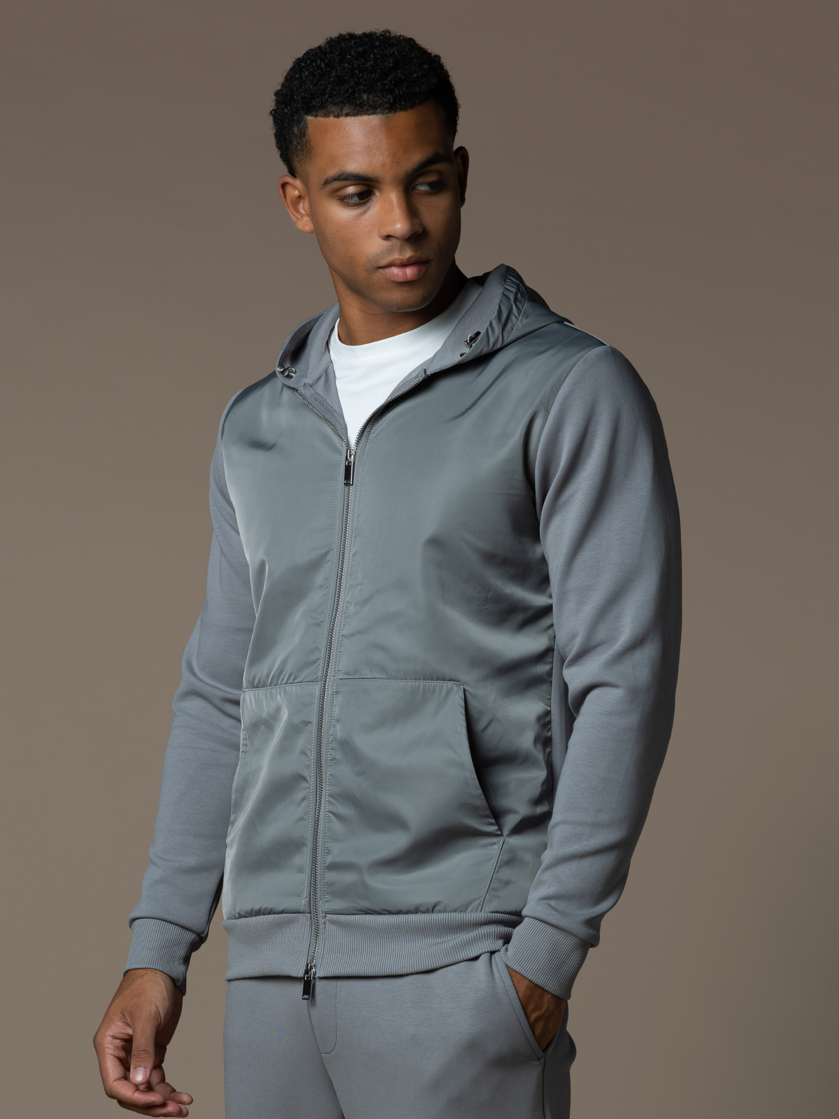 Hybrid Flow Windbreaker - Grey